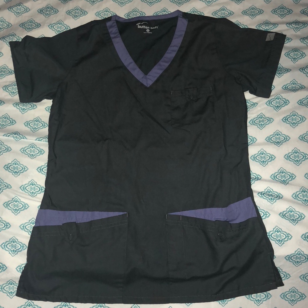 Scrub shirt